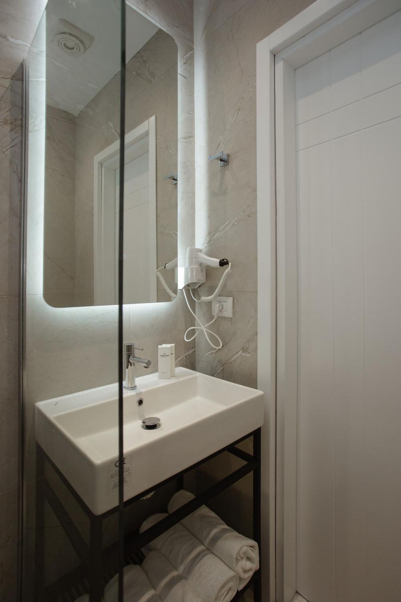Downtown Hotel Shkodër Eksteriør billede
